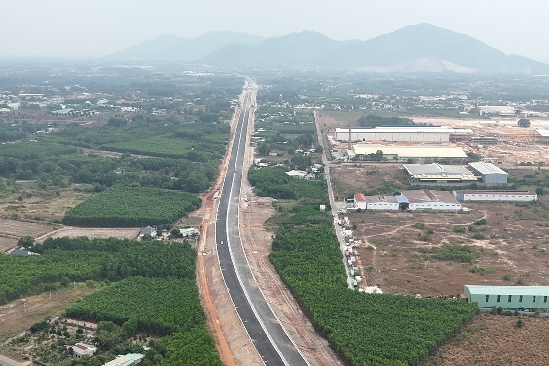 Sắp thông xe đoạn 19,5km cao tốc giúp người TPHCM đi Bà Rịa - Vũng Tàu chỉ 70 phút