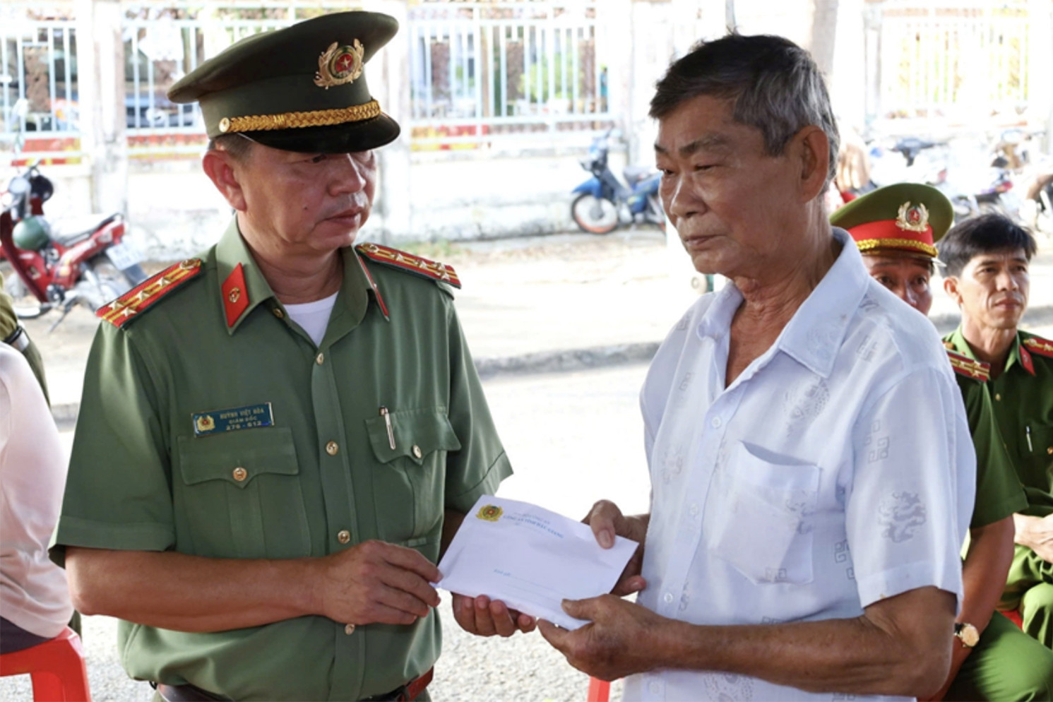 Đại úy công an hy sinh khi truy bắt người đánh bắt thủy sản trái phép