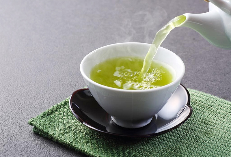 Điều gì xảy ra với cơ thể khi chuyển từ uống cà phê sang trà xanh trong 1 tháng?