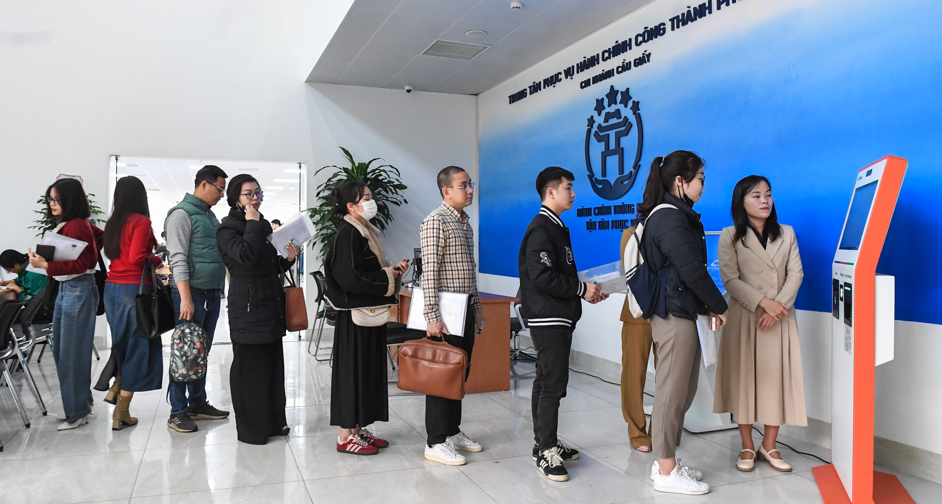 Giảm việc 'lót tay' khi sử dụng dịch vụ hành chính công
