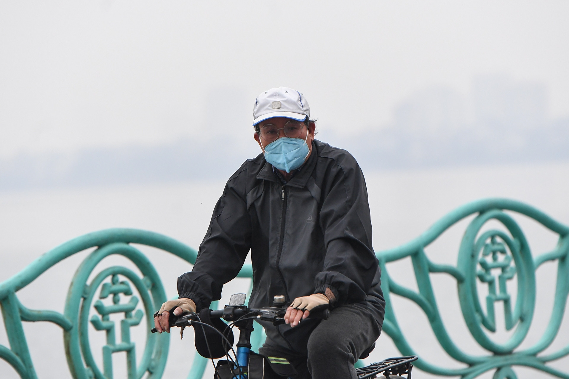 Hà Nội và TPHCM chìm trong bụi, lọt top thành phố ô nhiễm toàn cầu, Bộ NN&MT nói gì?