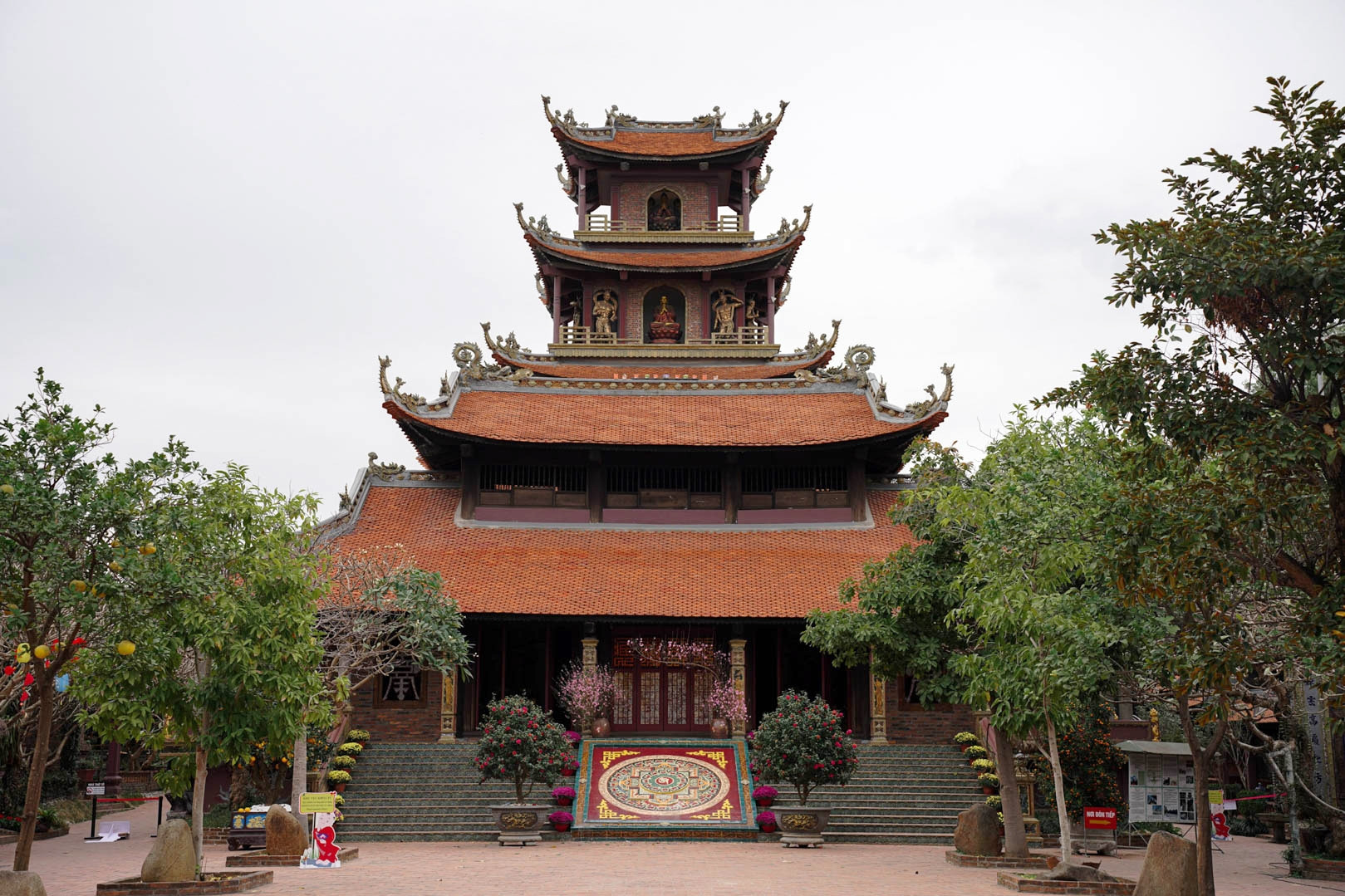 Ngôi chùa ở Hà Nội tên lạ, kiến trúc có một không hai, làm từ vật liệu đặc biệt