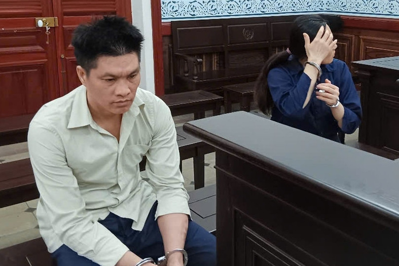 Người tình mới bị đâm tử vong, cô gái bỏ trốn cùng tình cũ