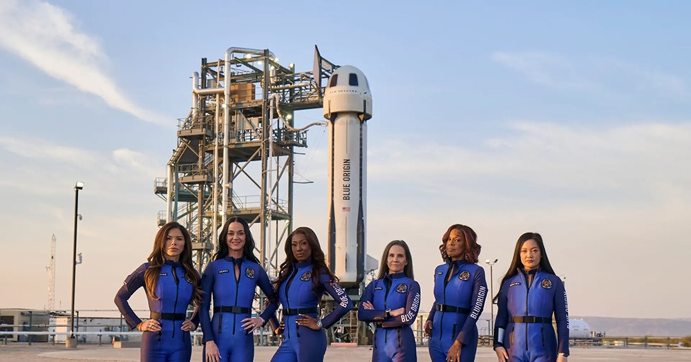 Những cô gái làm nên lịch sử: Chi bao nhiêu tiền để được du lịch ngoài trái đất?