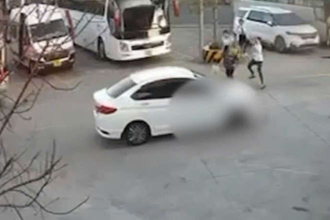 Ô tô tông chết bé gái 2 tuổi ở trạm dừng chân cao tốc TPHCM - Trung Lương