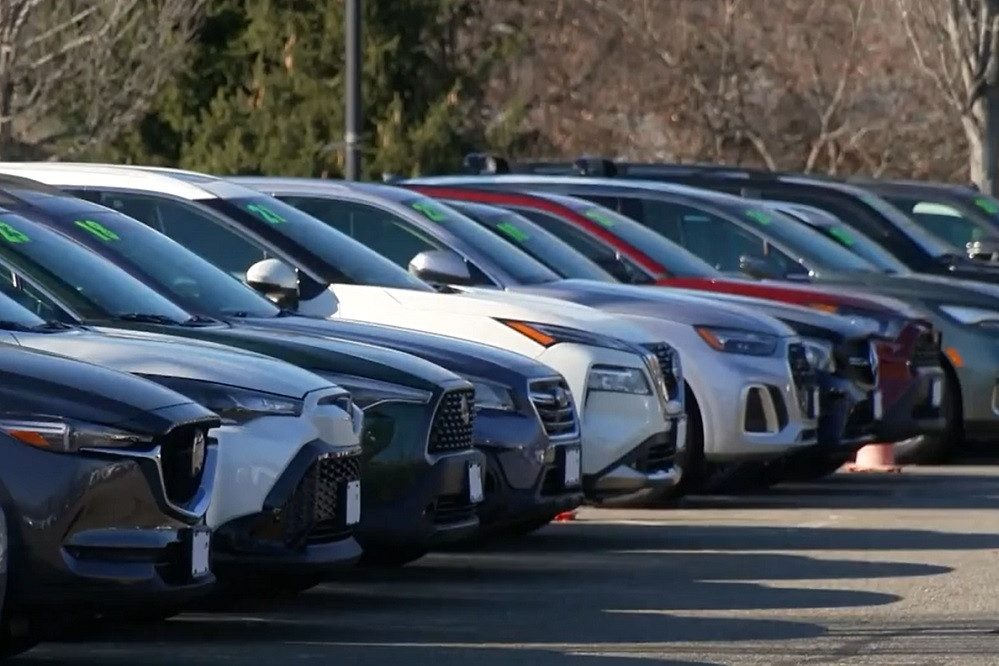 Ông Trump nói đang xem xét miễn trừ tạm thời thuế quan với ô tô nhập khẩu