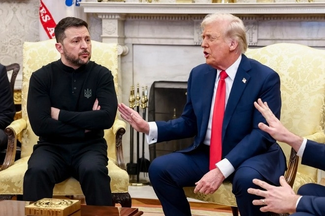 Ông Trump tố Kiev khơi mào xung đột, Tổng thống Ukraine nói Mỹ 'thân Nga'