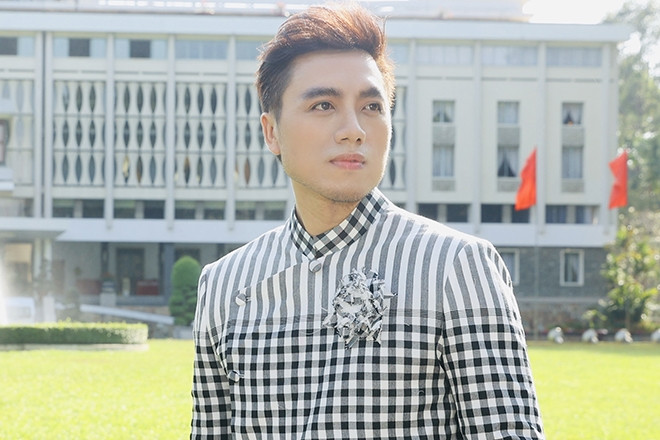 &amp;apos;Sao Mai&amp;apos; Dương Quốc Hưng xúc động ngợi ca tổ quốc, tôn vinh TPHCM