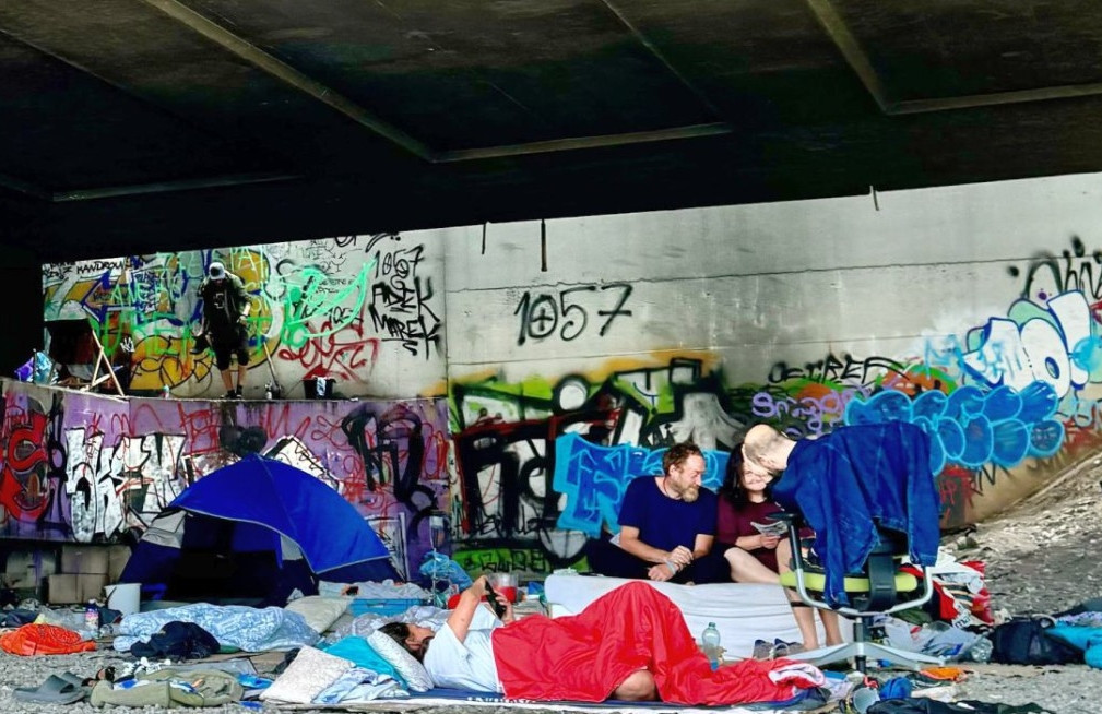 Tour trải nghiệm cuộc sống như người vô gia cư hút khách tham gia