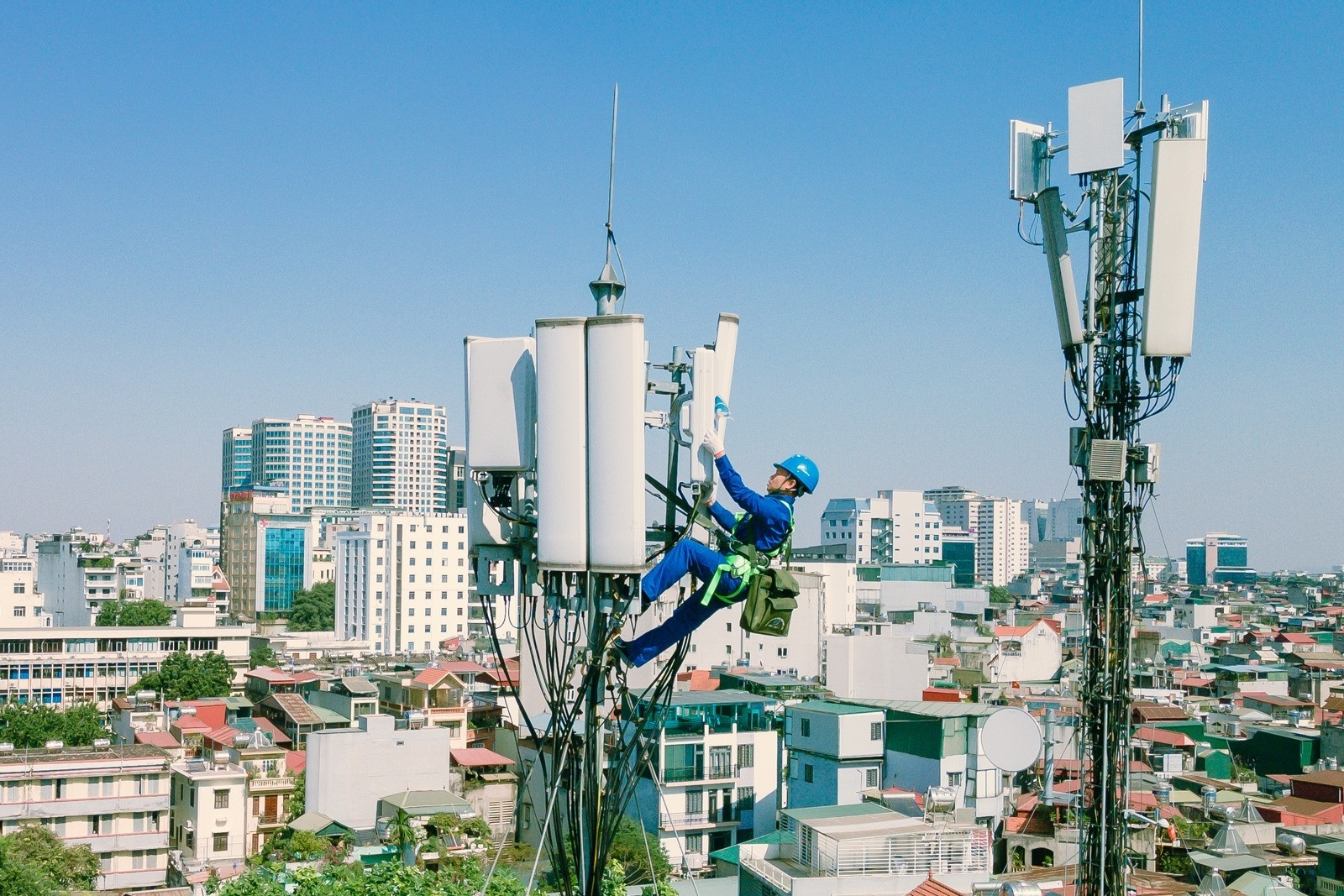 Việt Nam ưu tiên phát triển mạng 5G, cáp quang biển, vệ tinh viễn thông