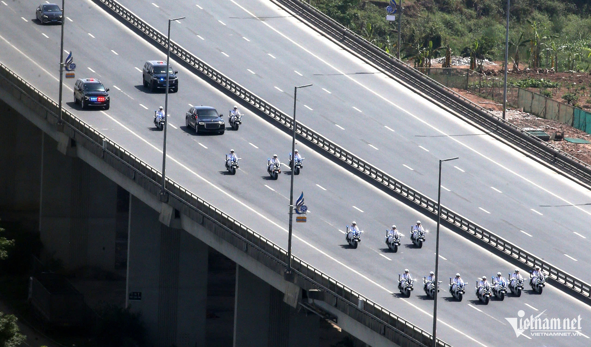 W-z6507236881989_780789a28a8dc961153d51b8148220c9.jpg