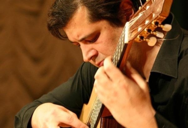 Xót xa số phận của nam nghệ sĩ bị cưa cụt 8 ngón tay