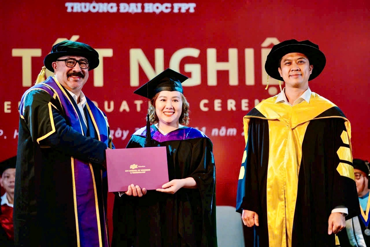 Ảnh 1 + Ảnh AVA.jpg