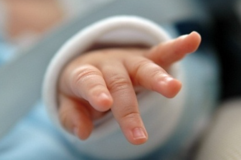 Bé trai 4 tháng bất ngờ được phát hiện mắc giang mai, dấu hiệu nào chỉ điểm?