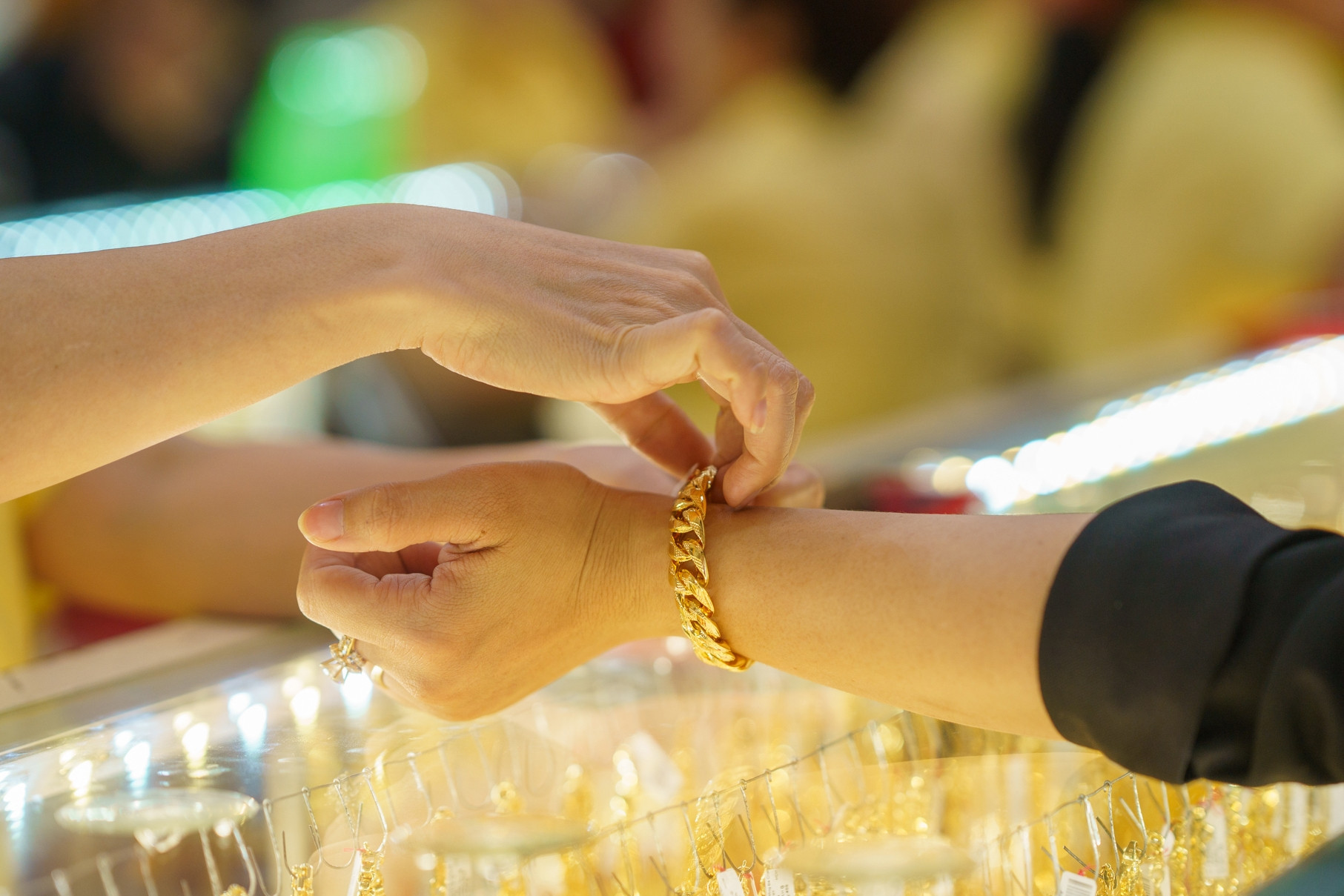 Giá vàng tăng sốc 7-8 triệu thì có thể giảm 10 triệu/lượng chỉ trong một phiên