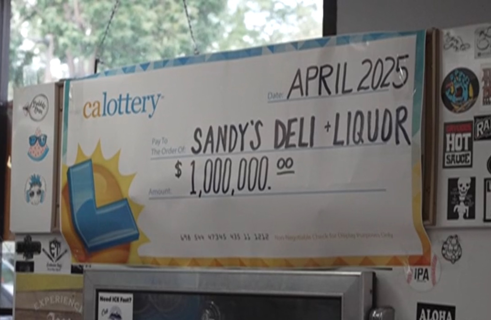 Người đàn ông vô gia cư bất ngờ trúng số độc đắc gần 26 tỷ đồng