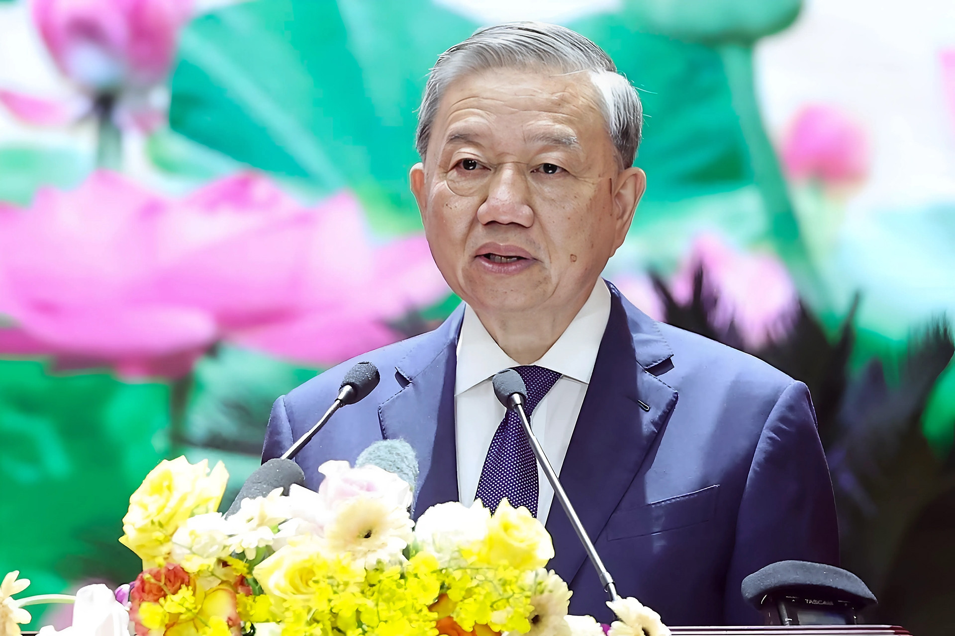 Tổng Bí thư: Phấn đấu mỗi năm người dân được kiểm tra sức khỏe ít nhất một lần