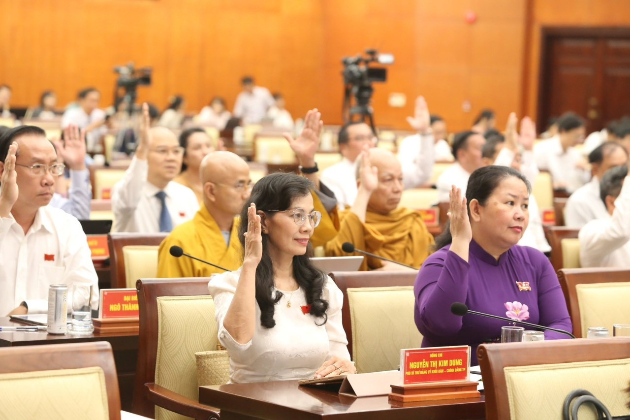 Trường hợp đặc biệt, lãnh đạo HĐND cấp tỉnh, xã không nhất thiết là đại biểu HĐND