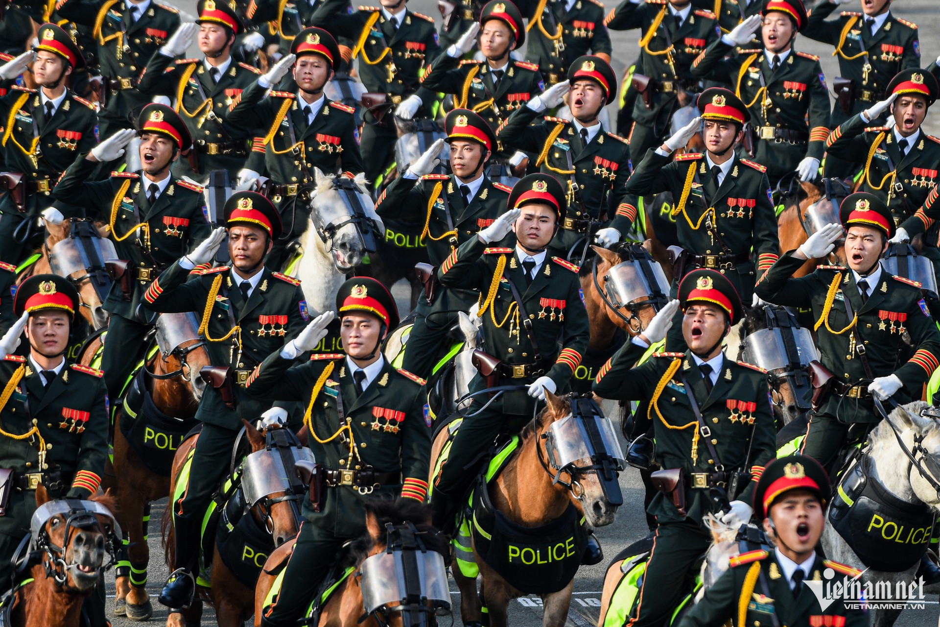 W-hợp luyện   nguyễn huế 10.jpg