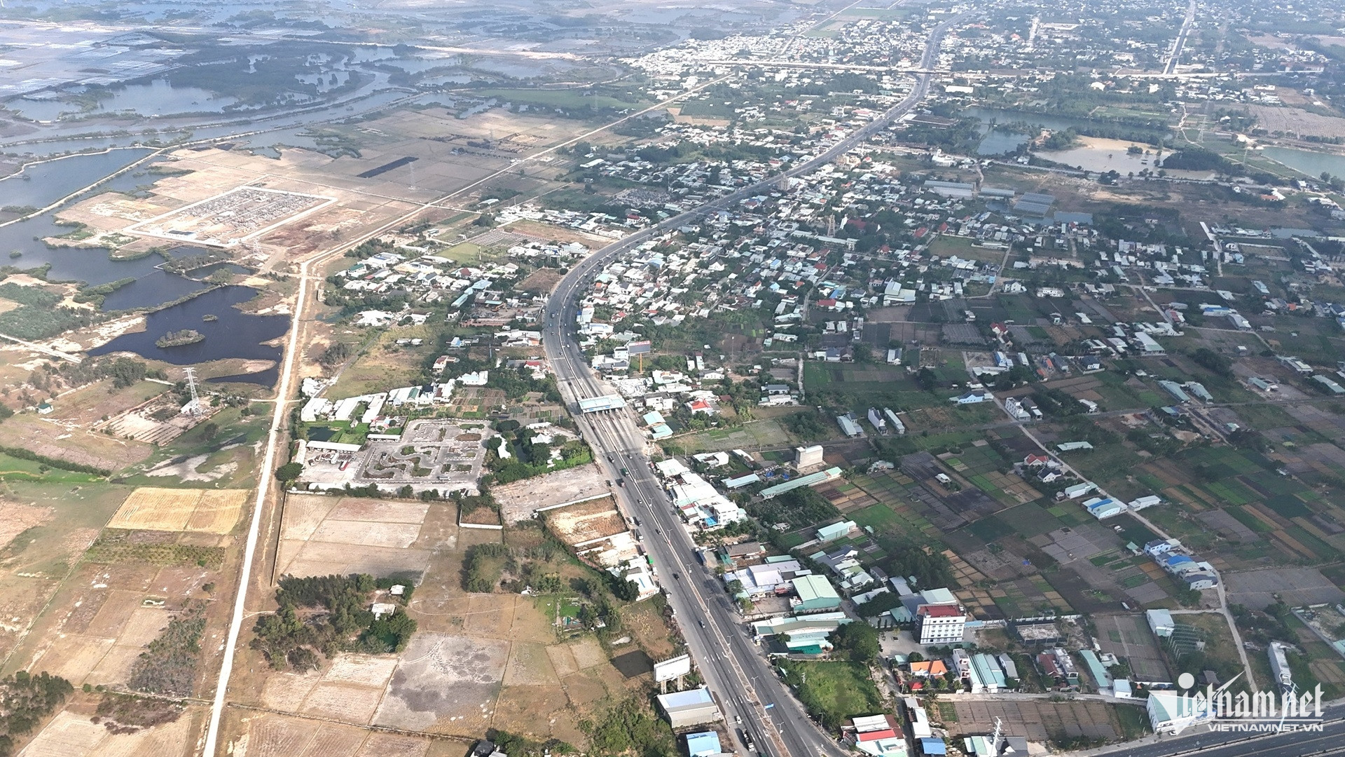 W-quốc lộ 51 nối bà rịa vũng tàu đi tphcm.JPG.jpg