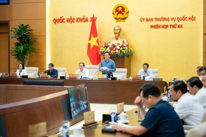 Xem xét thí điểm VKSND khởi kiện vụ án dân sự bảo vệ người nghèo