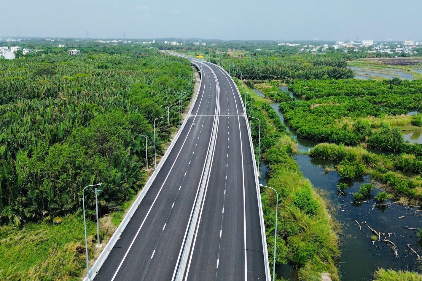 Hiện trạng 18km cao tốc Bến Lức  - Long Thành trước 'giờ G'