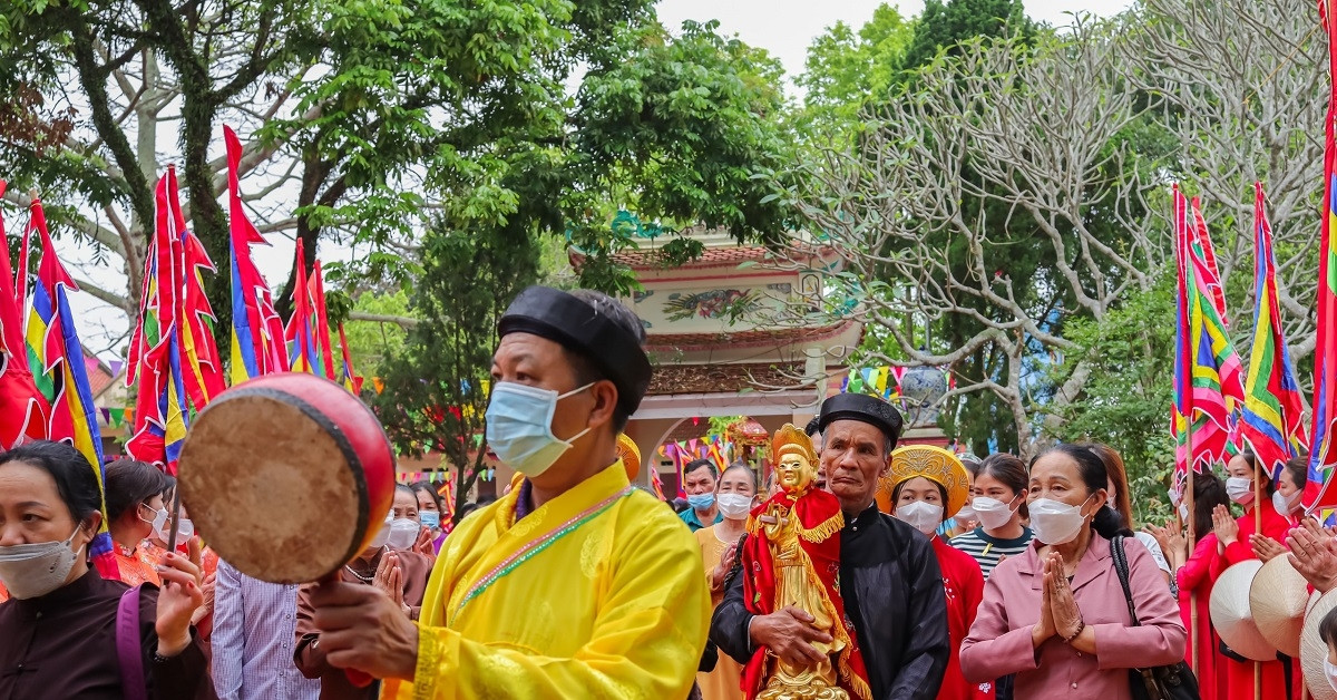 Nhiều trải nghiệm văn hóa độc đáo tại lễ hội đền Thánh Mẫu ở Trà Cổ