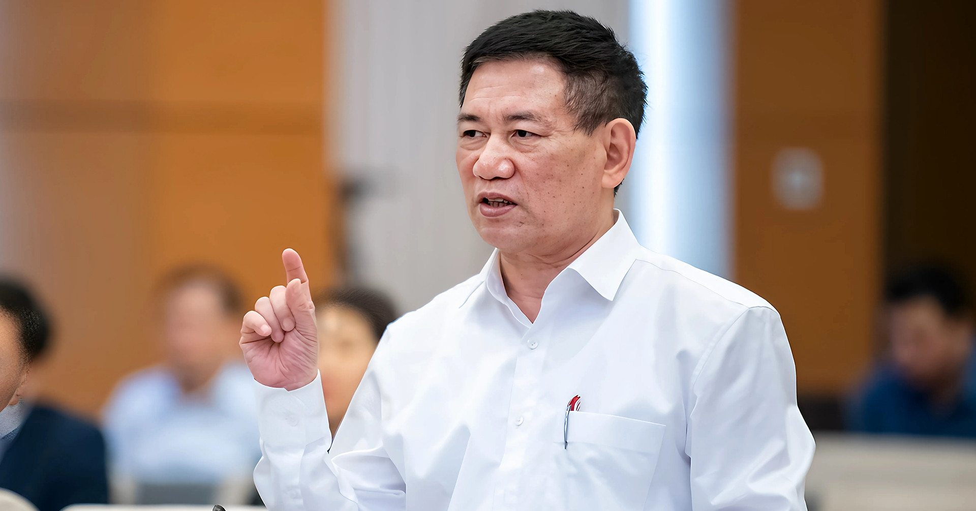 Phó Tổng giám đốc lương 150 triệu còn cán bộ nhà nước cử xuống lương chỉ 25 triệu