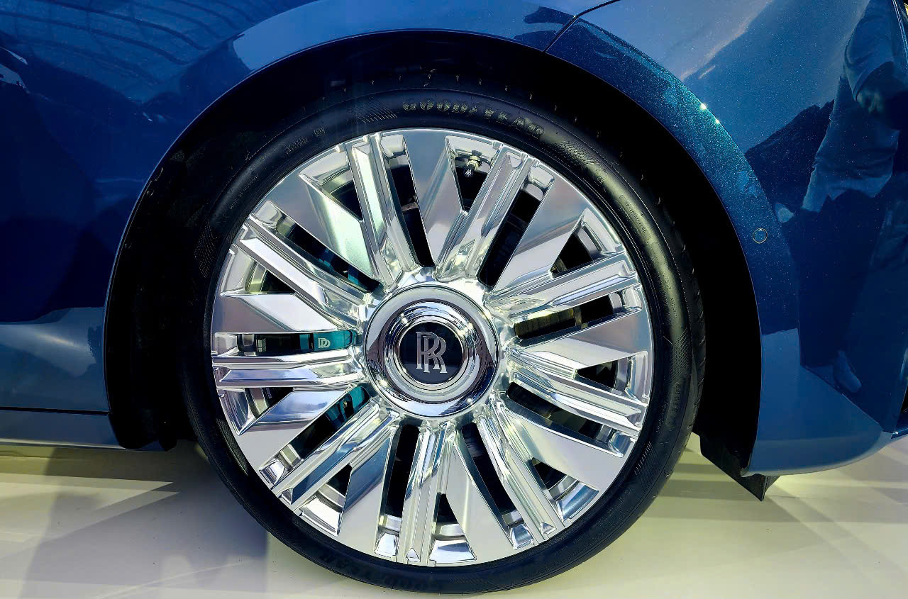 Rolls- Royce Ghost series 2--4.jpg