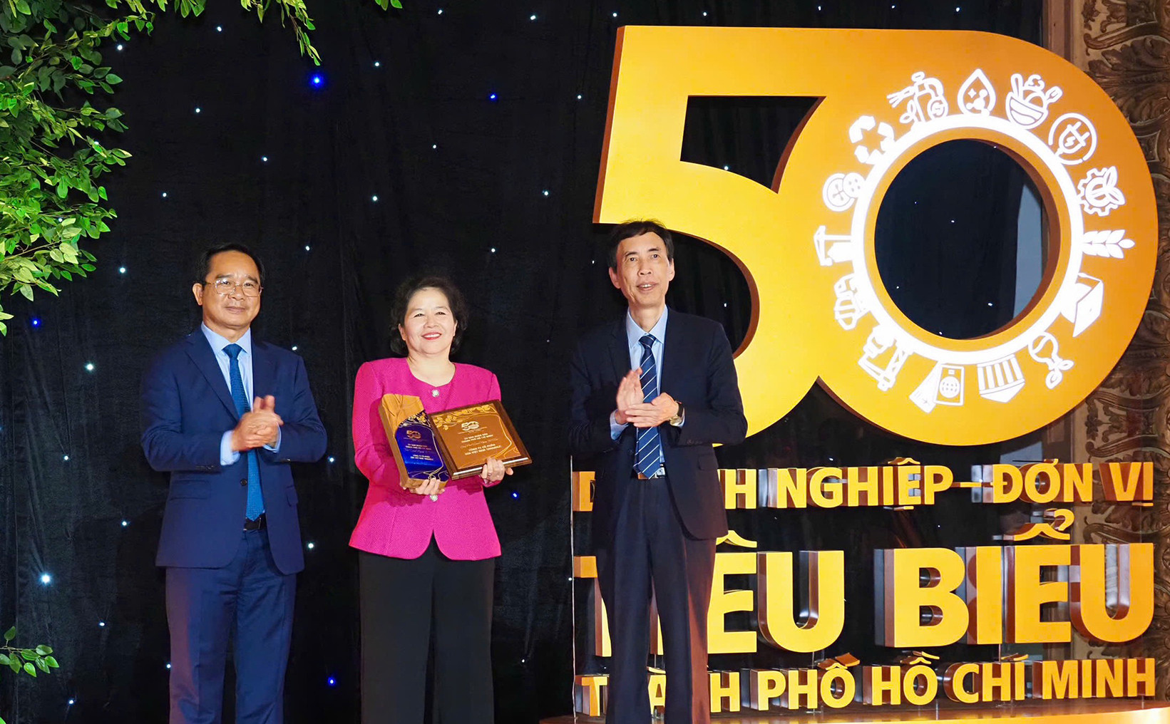 Vinamilk - 50 năm cùng TP.HCM Đổi mới, Tự chủ, Quyết liệt