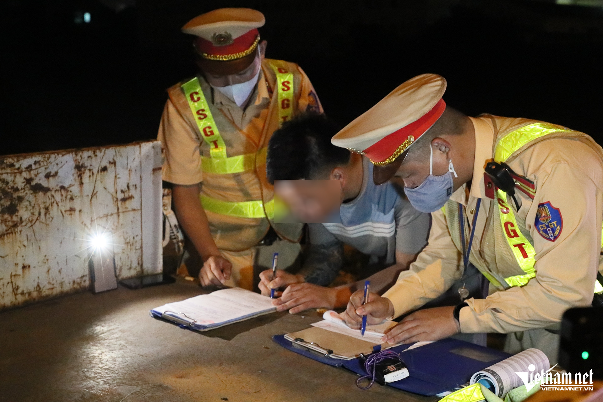 W-kiem tra xe qua tai 10.jpg