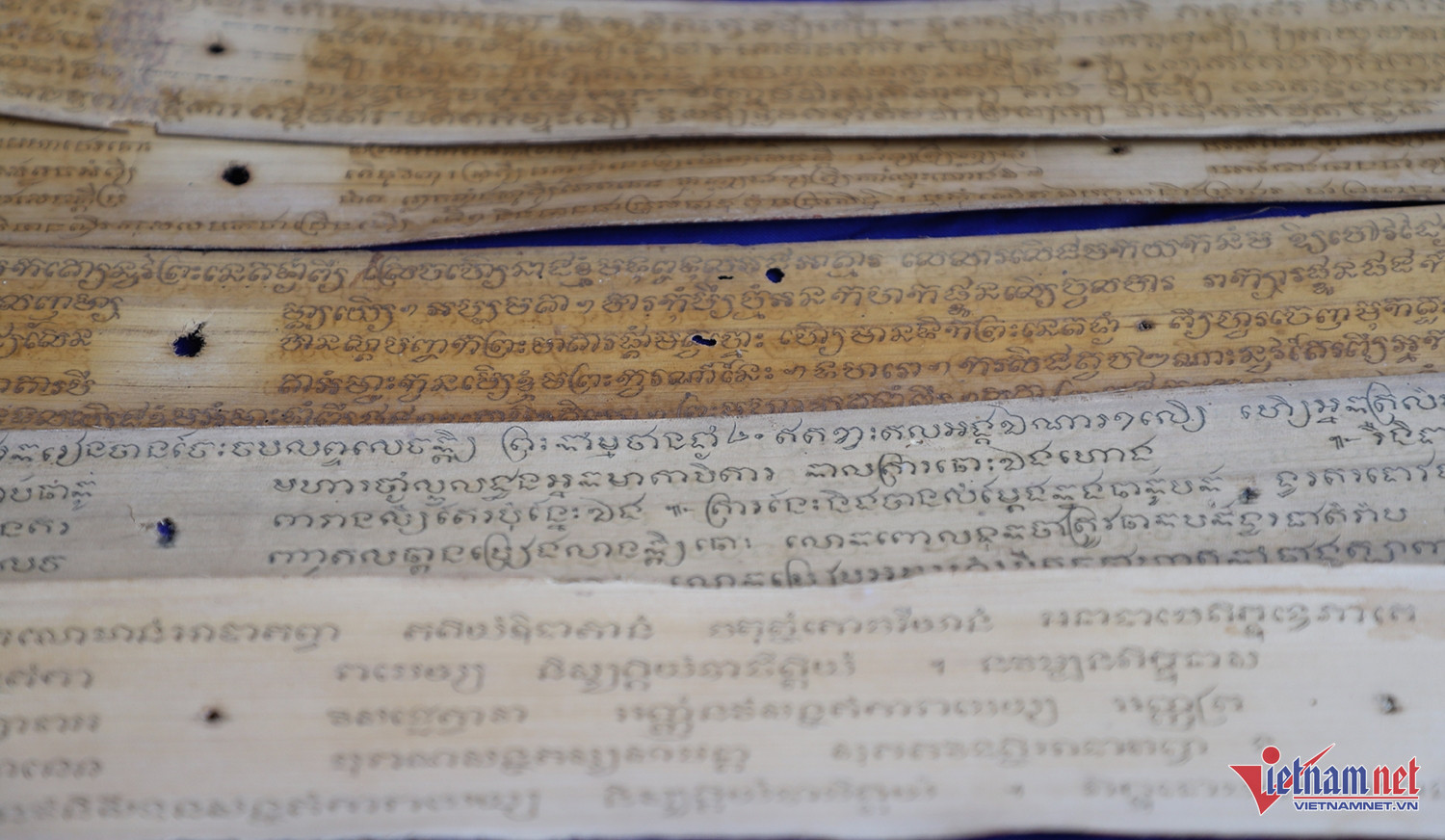 W-kinh lá buông 2.JPG.jpg