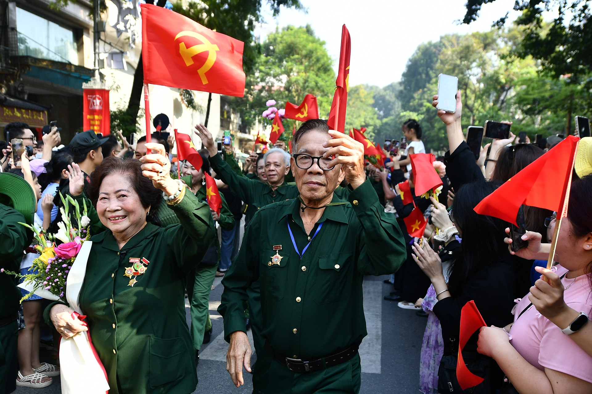 Đề xuất tặng quà người có công dịp 50 năm giải phóng miền Nam và 80 năm độc lập