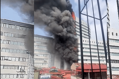 Hà Nội: Cháy tòa nhà trên phố Thái Hà, người dân ùa chạy thoát thân