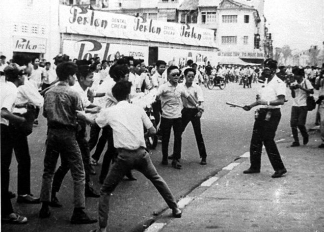 hoc sinh sinh vien.jpg