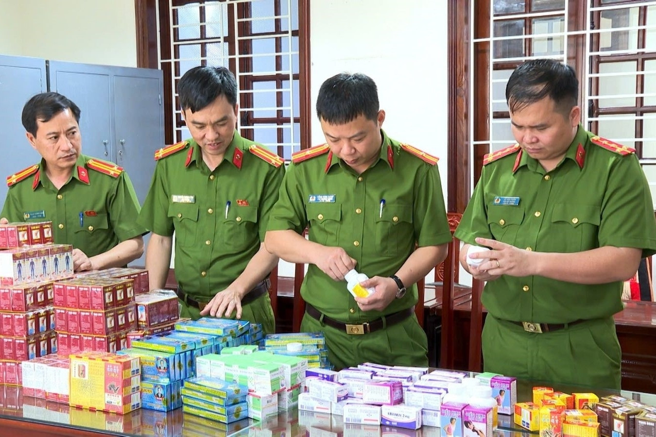 Lý do thuốc giả vẫn được người dân tin dùng, giao dịch hơn 200 tỷ đồng