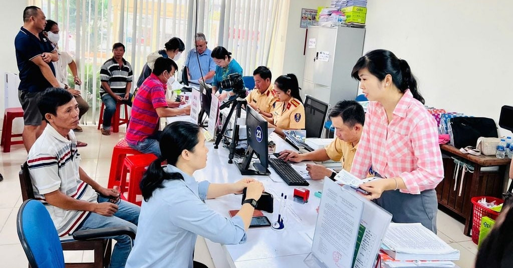 Sáp nhập 3 tỉnh làm 1: Cán bộ, công chức của Vĩnh Long, Trà Vinh, Bến Tre về đâu?