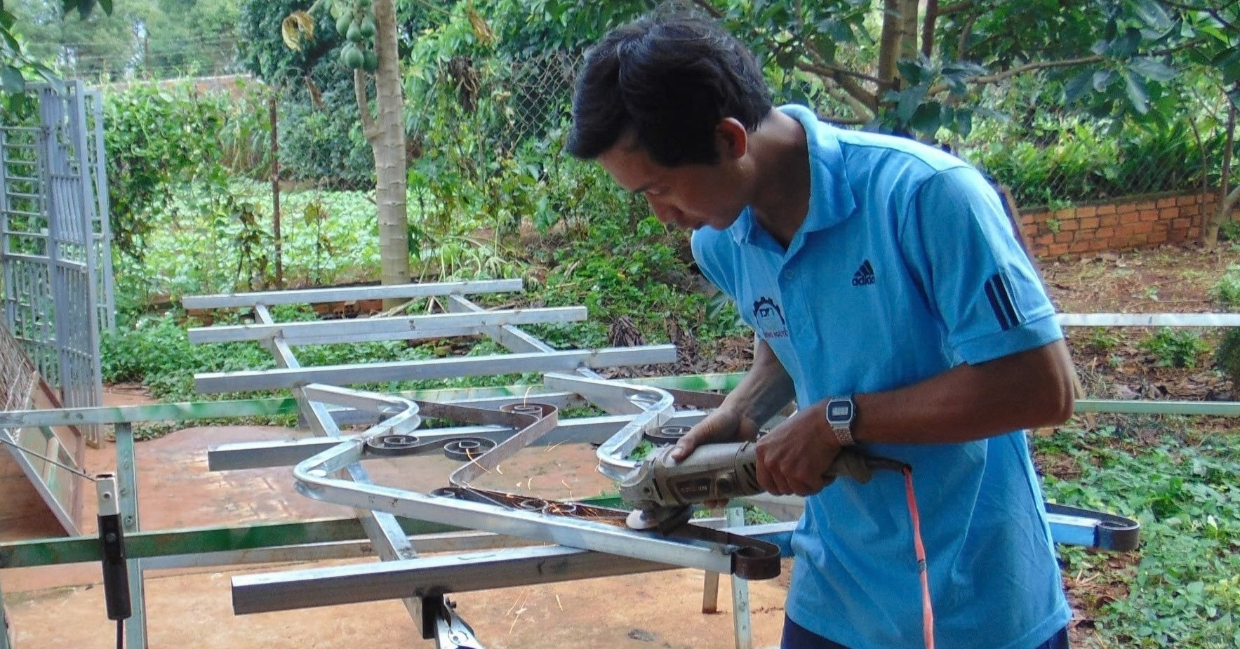 Thắng kiện 3 năm, 6 giáo viên hợp đồng vẫn mòn mỏi chờ tiền bồi thường