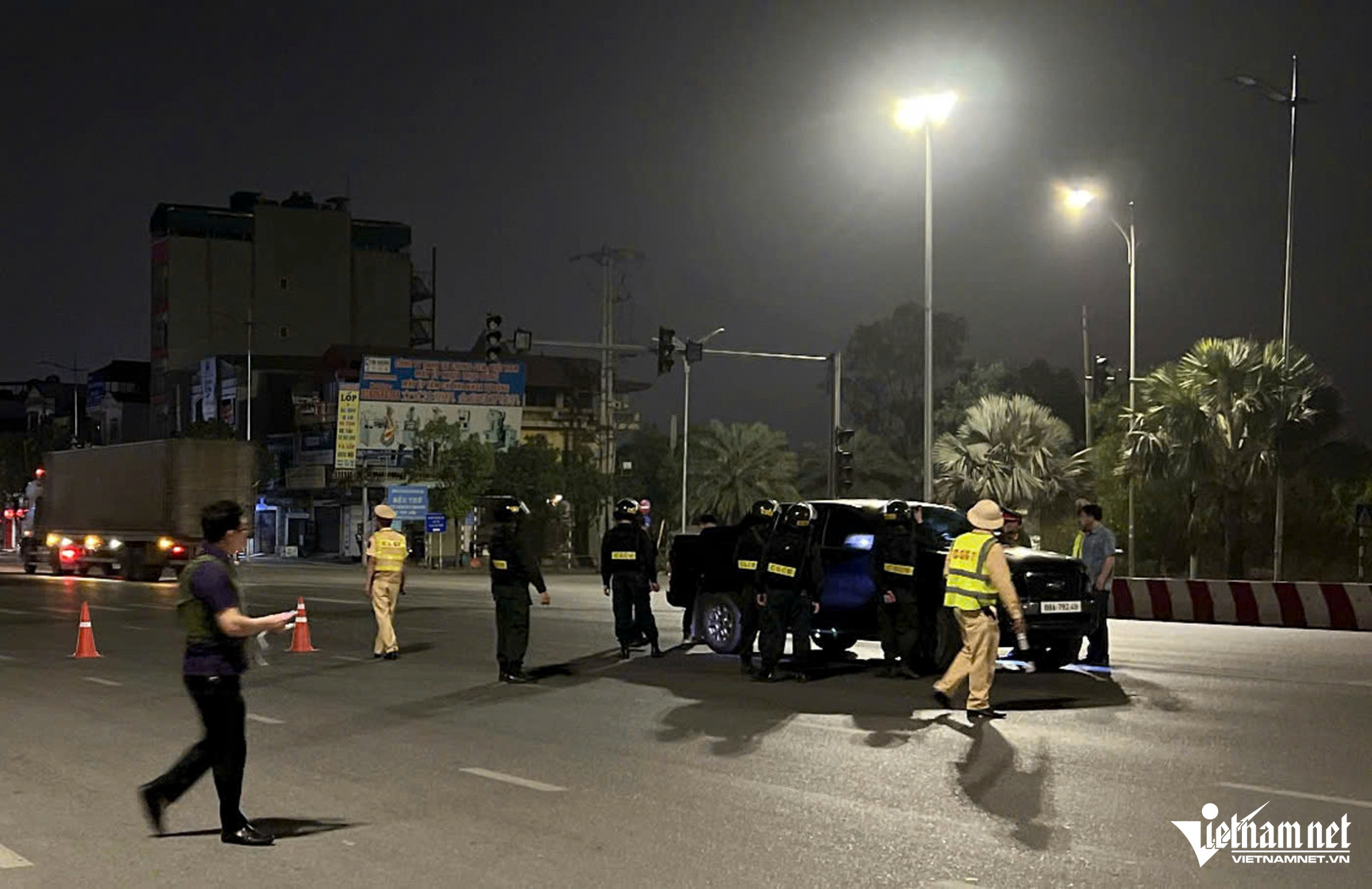 W-bắt đốt tượng buôn ma tuý.JPG.jpg