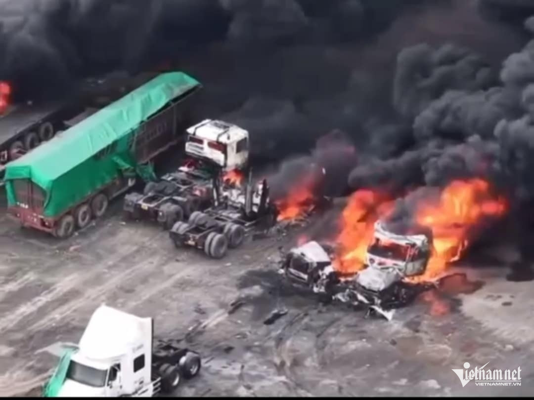 W-cháy cảng 2.jpeg