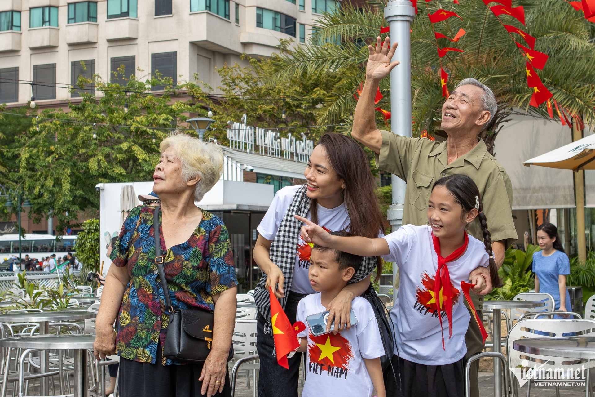 W-tphcm (2 of 3).jpg