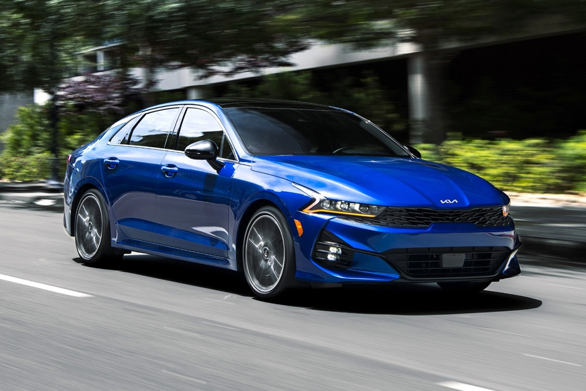 Xe sedan cỡ D giá 1 tỷ: Bán chưa nổi 10 xe, Mazda6 bị KIA K5 vượt mặt