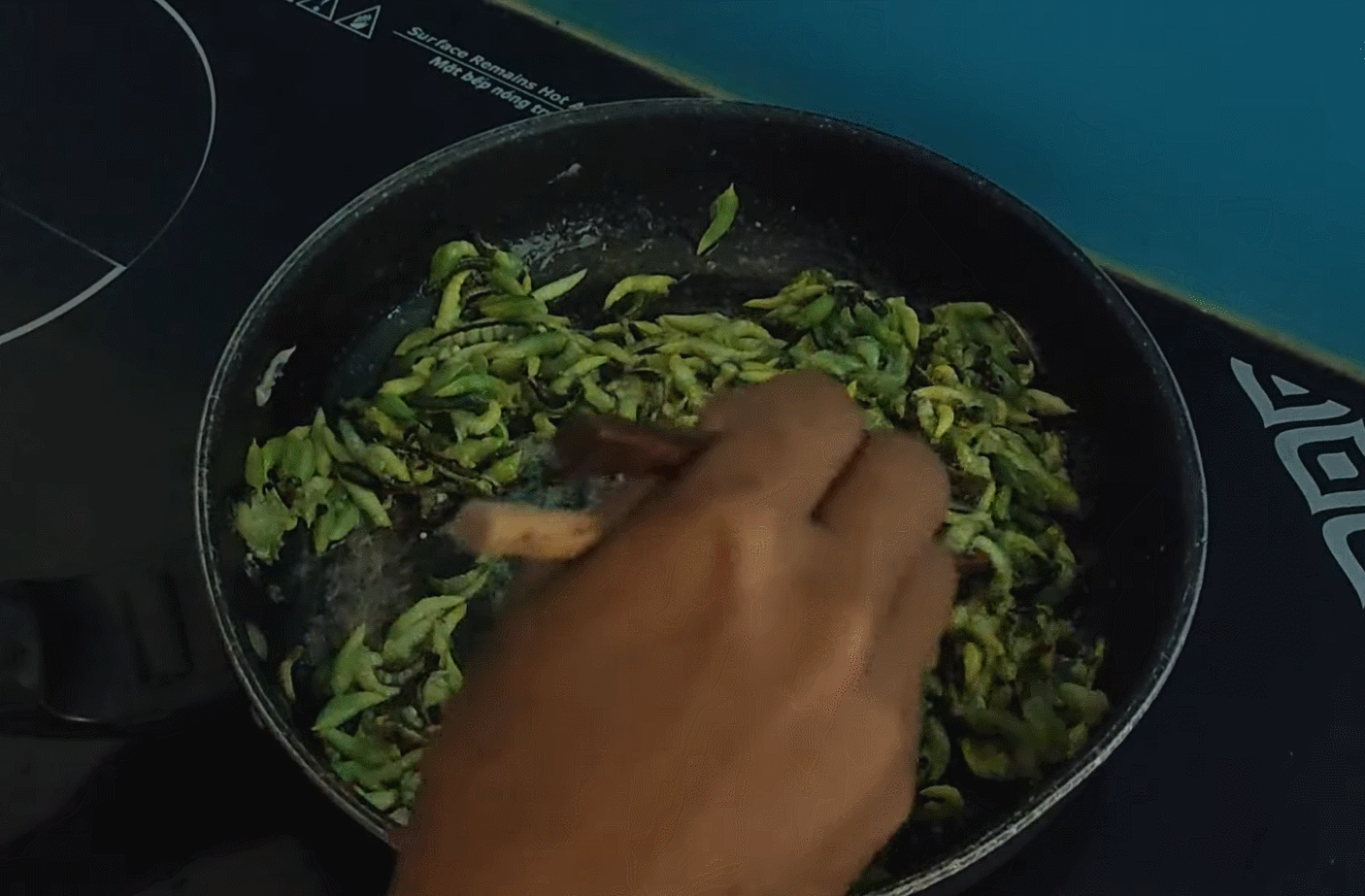 Đặc sản nức tiếng ở Tây Nguyên giá đắt đỏ, ăn béo ngậy, giòn giòn