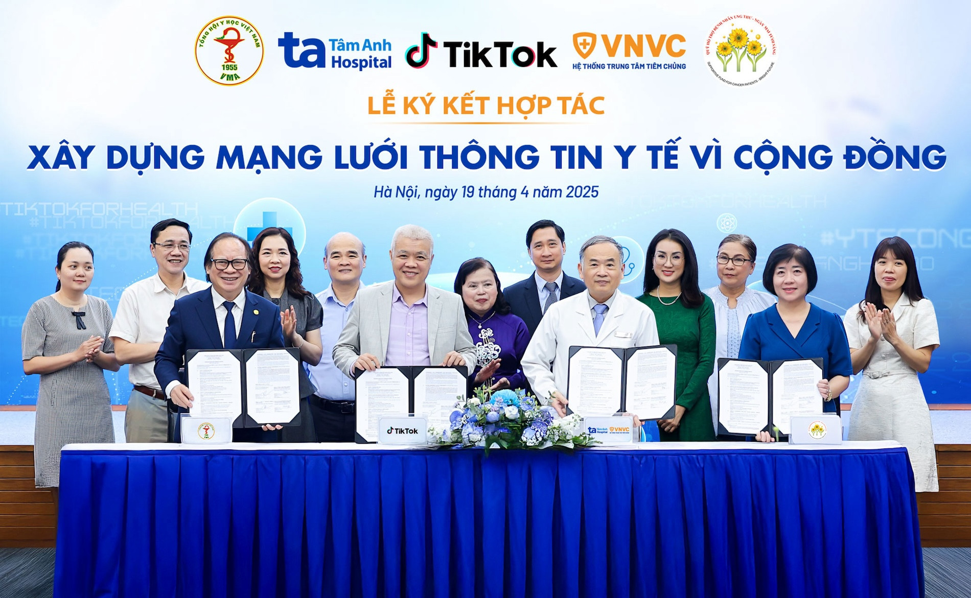 Hàng nghìn chuyên gia y tế hợp tác xây dựng mạng lưới thông tin vì cộng đồng