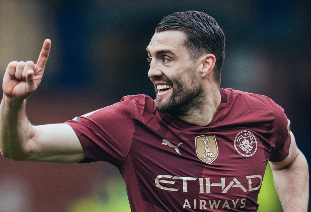 Man City hạ đẹp Everton, chen chân vào top 4