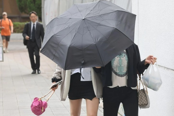 Nữ sinh viên mua bằng giả đại học danh tiếng nước ngoài để đậu thạc sĩ