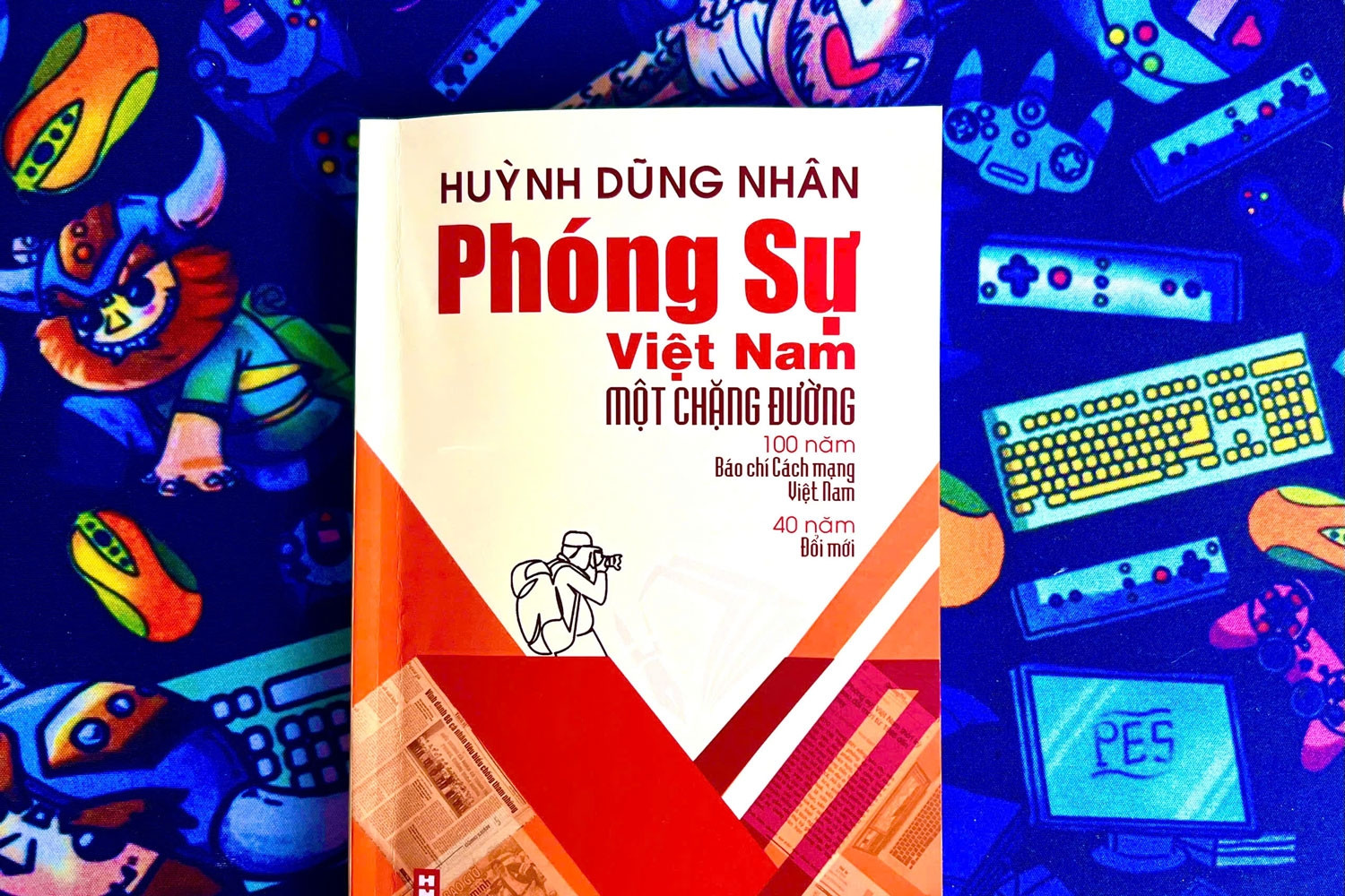 'Phóng sự Việt Nam một chặng đường' của Huỳnh Dũng Nhân có gì đặc biệt?