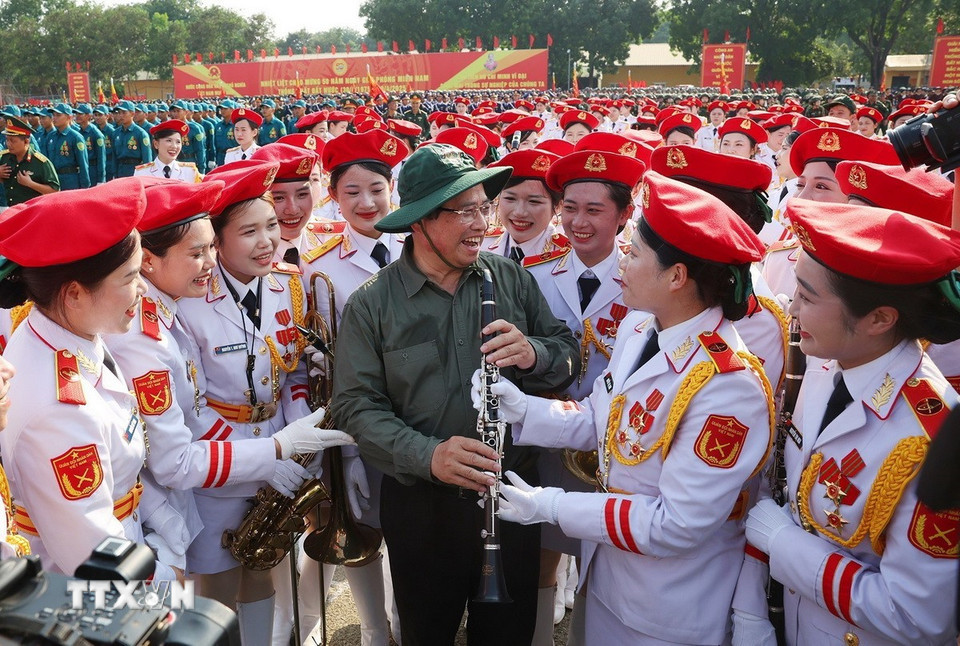 thu tuong dong vien cac luc luong tham gia dieu binh ky niem 50 nam ngay giai phong mien nam 1.jpeg