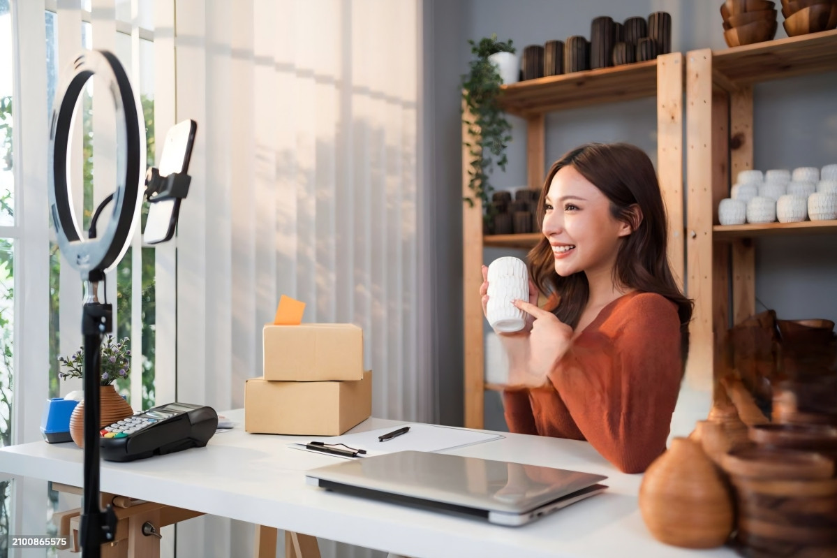Trung Quốc hình sự hoá KOLs vi phạm bán hàng livestream và quảng cáo sai sự thật