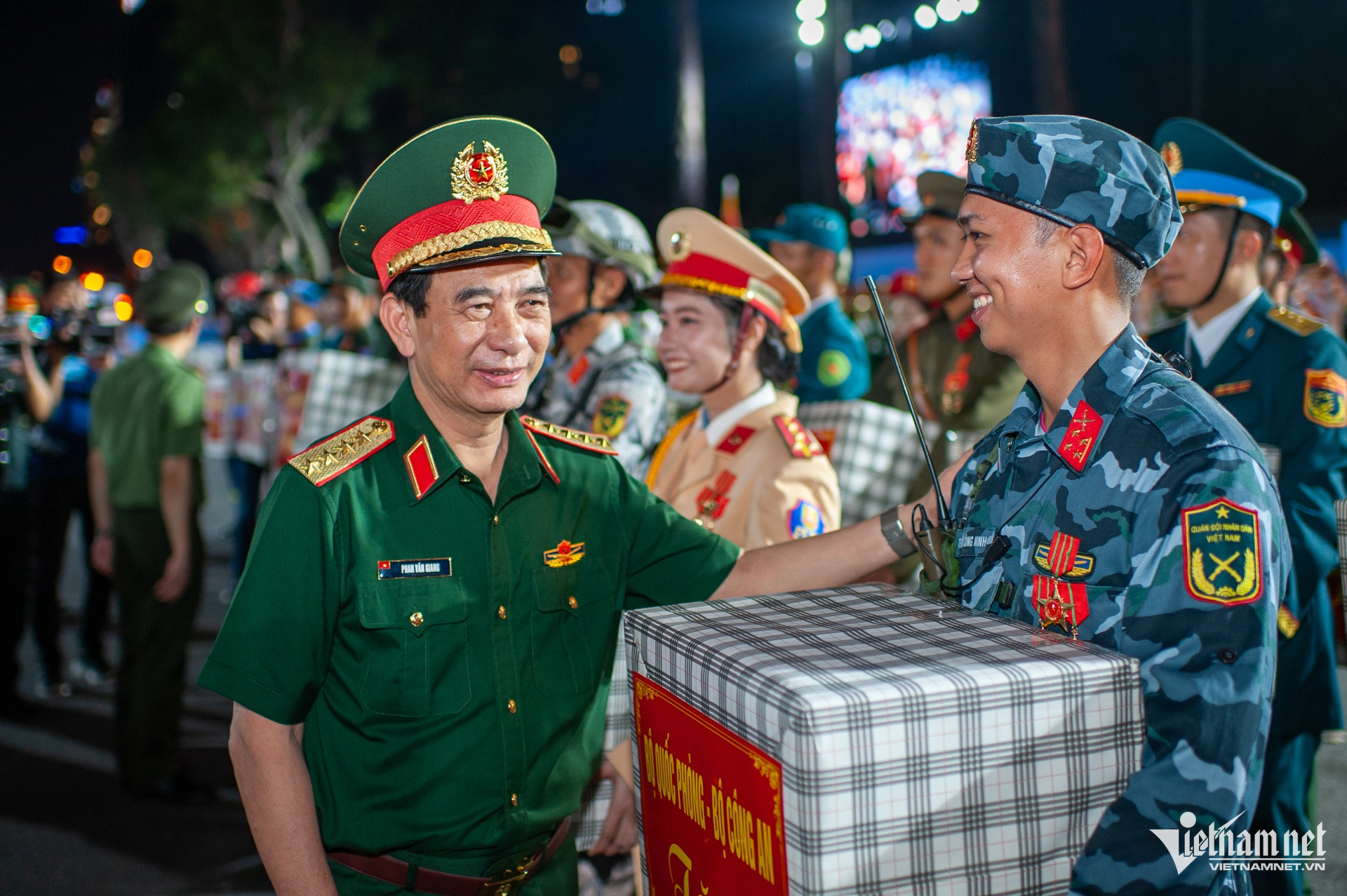 W-diễu binh TPHCM   Thế Bằng 48.jpg